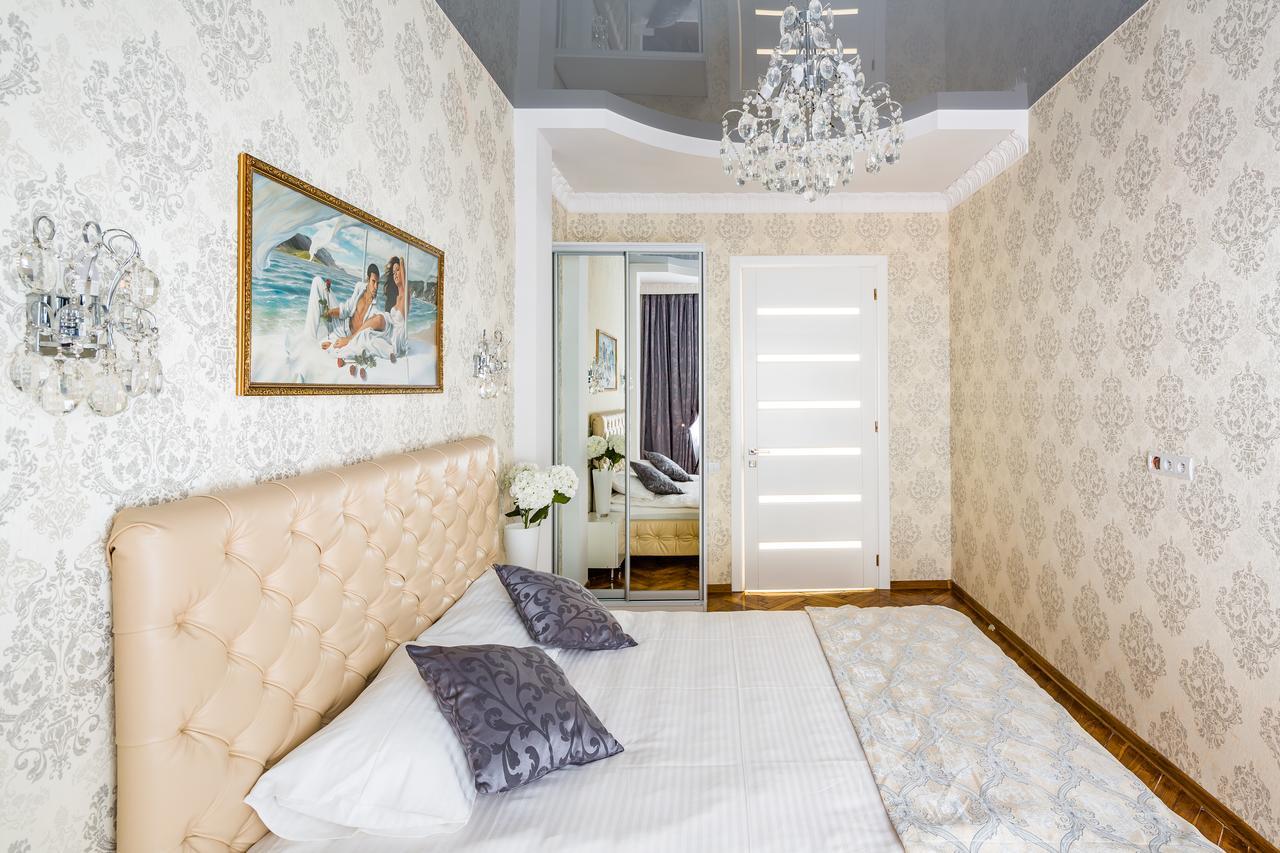 Designer Apartment Зі Світлом! Lviv Exterior photo