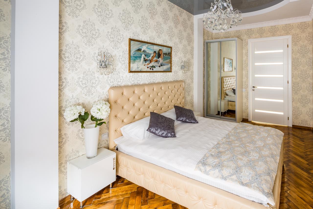 Designer Apartment Зі Світлом! Lviv Exterior photo