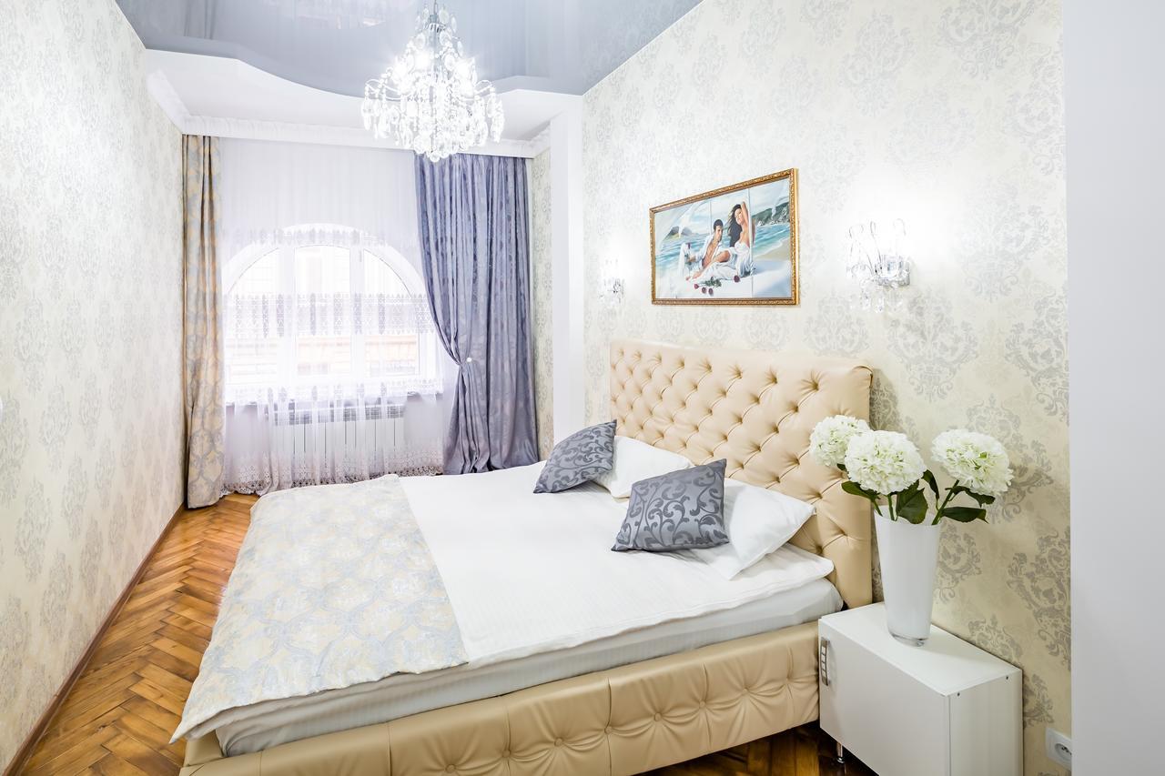 Designer Apartment Зі Світлом! Lviv Exterior photo